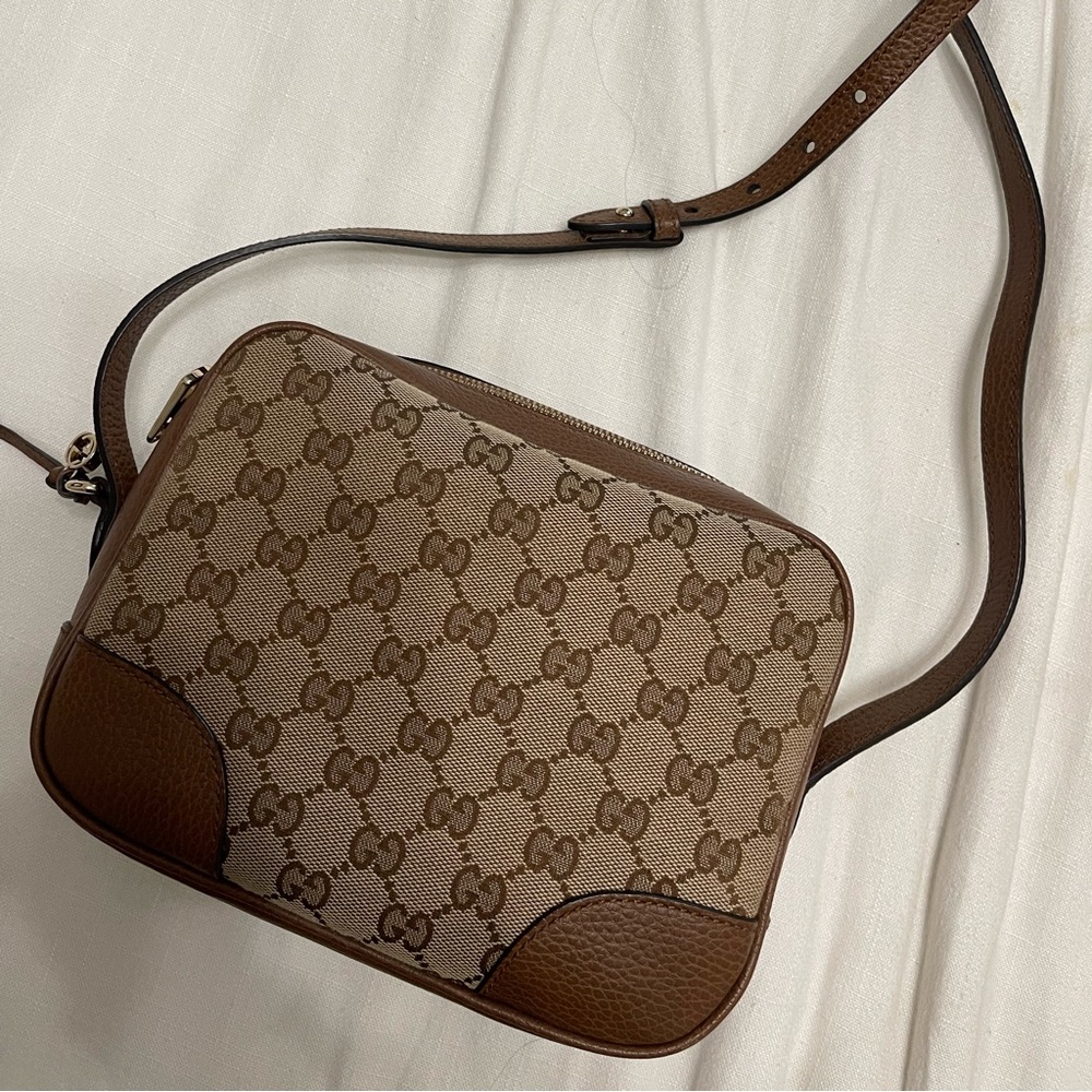 Gucci canvas crossbody bag like new